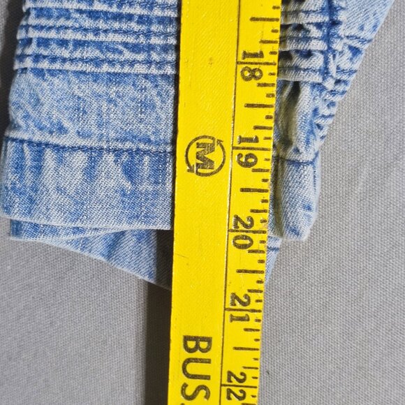 Christopher & Banks Capri Jeans women's size 10 hard washed denim blue high rise - Picture 11 of 13